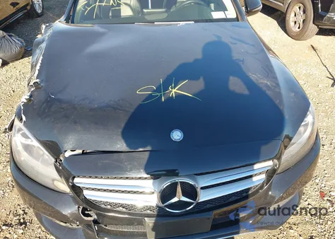 2016 Mercedes-Benz C 300 4Matic из США, поврежденный, VIN 55SWF4KB7GU175922